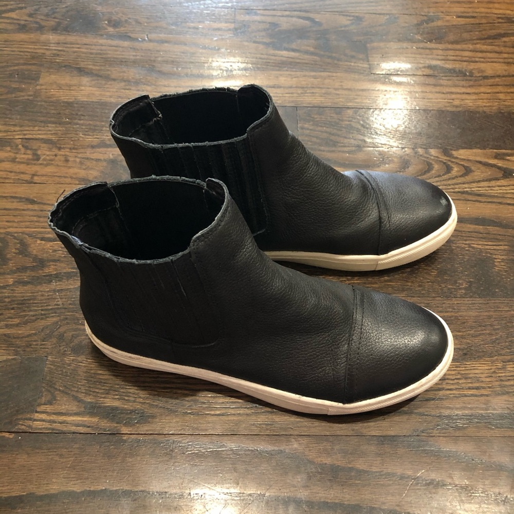 Steve Madden Leather High Top Sneakers